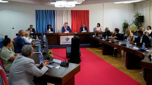 découvrez la mutuelle communale de le barcarès, une solution santé accessible et avantageuse pour tous les habitants. profitez de garanties sur mesure, d'un accompagnement personnalisé et de remboursements optimisés pour vos soins médicaux. rejoignez notre communauté et assurez votre bien-être à un tarif compétitif.