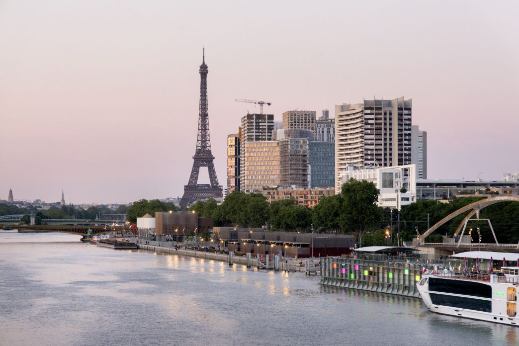 découvrez l'énergie unique de la seine ! plongez au cœur de ses paysages enchanteurs, ses activités vibrantes et ses moments inoubliables. que vous soyez en quête de détente ou d'aventure, la seine vous invite à vivre des expériences mémorables au fil de ses eaux.