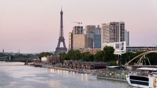 découvrez l'énergie unique de la seine ! plongez au cœur de ses paysages enchanteurs, ses activités vibrantes et ses moments inoubliables. que vous soyez en quête de détente ou d'aventure, la seine vous invite à vivre des expériences mémorables au fil de ses eaux.