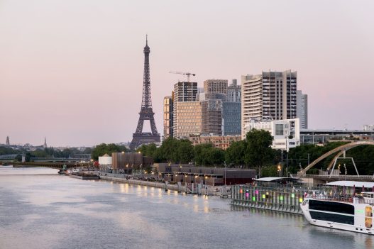 découvrez l'énergie unique de la seine ! plongez au cœur de ses paysages enchanteurs, ses activités vibrantes et ses moments inoubliables. que vous soyez en quête de détente ou d'aventure, la seine vous invite à vivre des expériences mémorables au fil de ses eaux.