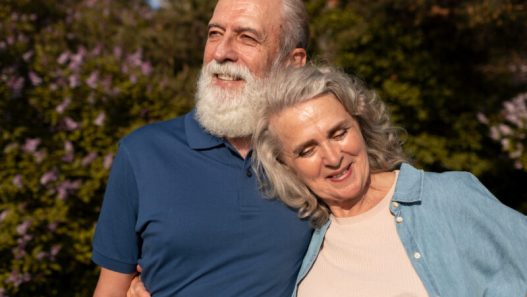 découvrez les meilleures mutuelles seniors 2025 : comparez les garanties, prix et avantages pour trouver la complémentaire santé idéale adaptée aux besoins des plus de 60 ans.