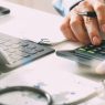 découvrez les causes et conséquences de la hausse des dépassements d'honoraires, ainsi que ses impacts sur le budget des patients et le système de santé.