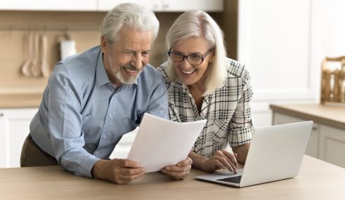 découvrez notre mutuelle santé spécialement conçue pour les seniors de plus de 60 ans, offrant des garanties adaptées et des tarifs avantageux pour votre bien-être.