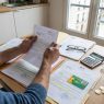 découvrez tout sur le gel des cotisations mutuelles en 2026 : impact, modalités et conseils pour bien préparer vos finances.