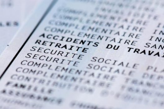 découvrez comment contester une hausse illégale des prix de votre mutuelle et trouvez un modèle de lettre pour demander une augmentation de votre salaire net.