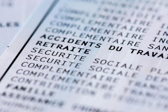 découvrez comment contester une hausse illégale des prix de votre mutuelle et trouvez un modèle de lettre pour demander une augmentation de votre salaire net.